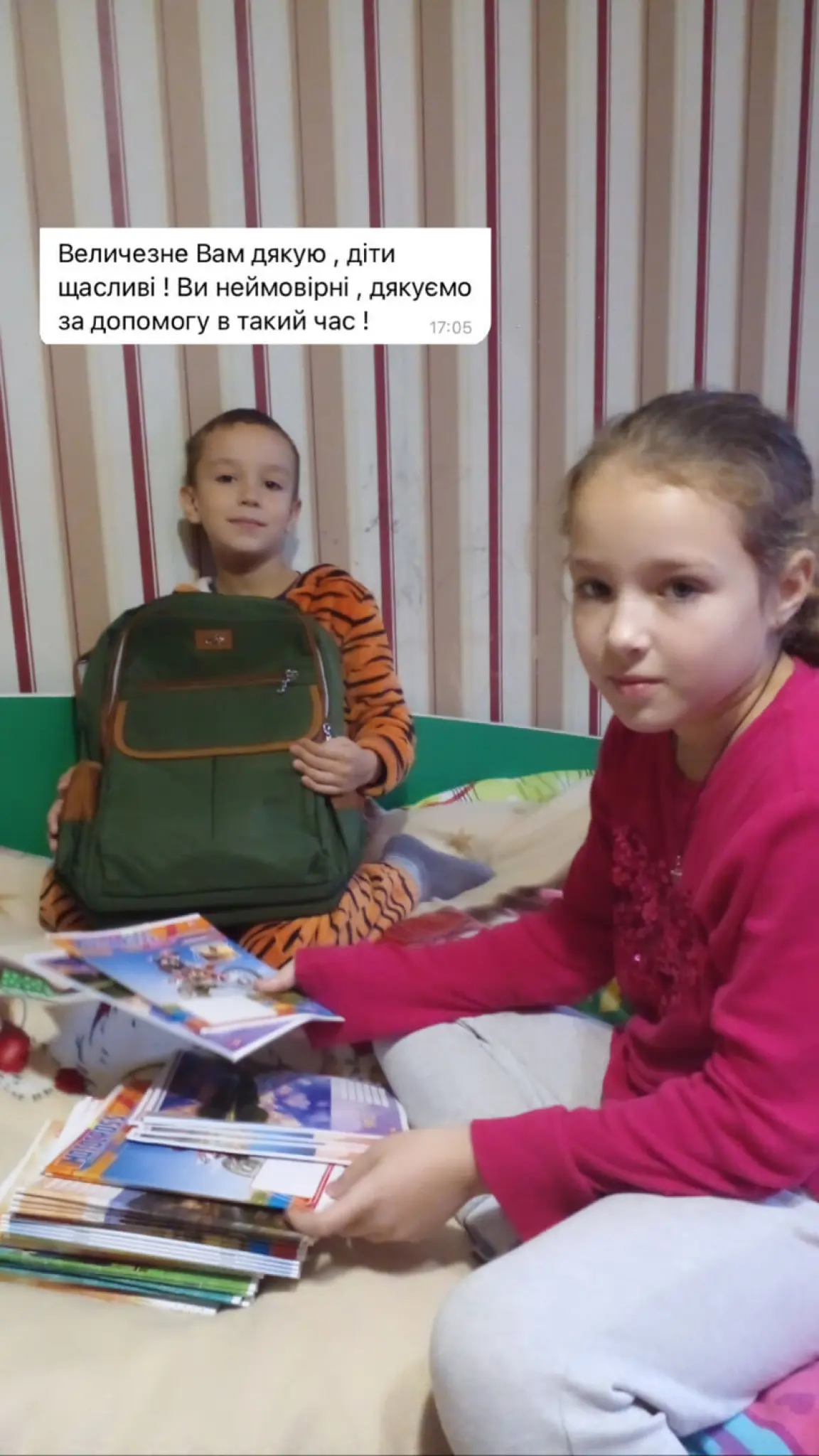 Діти ВПО отримали рюкзаки з канцелярським приладдям від ГО «Дівчата»