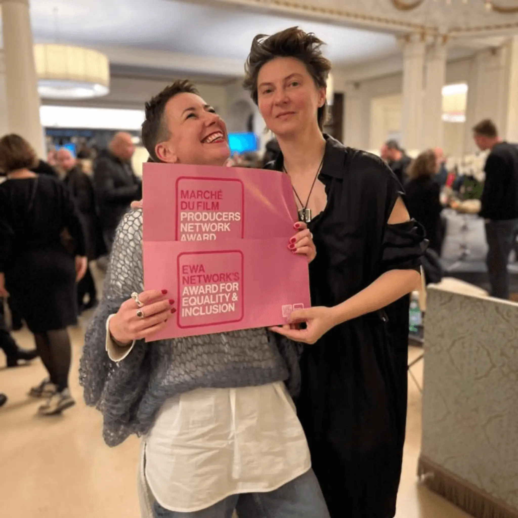 Вітаємо творчу групу проєкту “Блакитний светр з жовтою діркою” з перемогою